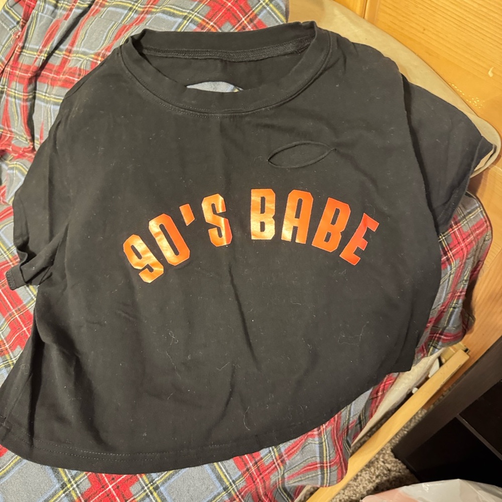 Black '90's Babe' T-Shirt